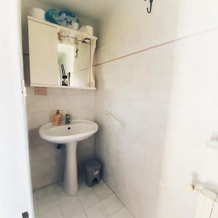 לינה וארוחת בוקר La Cantina Vecchia *